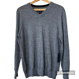 New Daniel Hechter Paris 100% Extra Fine Merino Wool grey Sweater. Men’s Medium